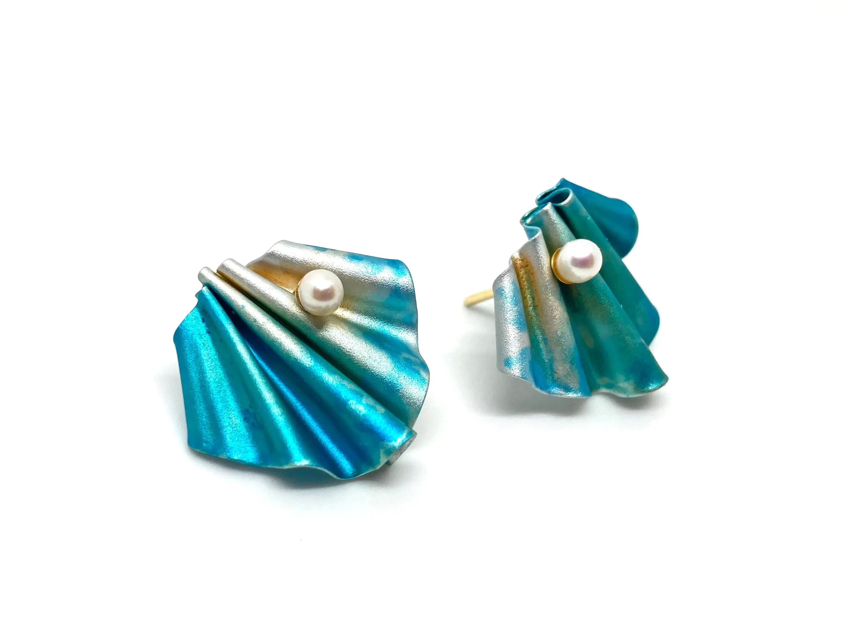 CABO | Mermaid's tail Pearl Earrings | Light Blue/Gold